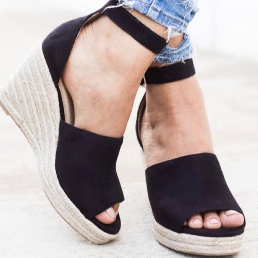 🌸Size 7 "Joy" Espadrille Wedge  🌸